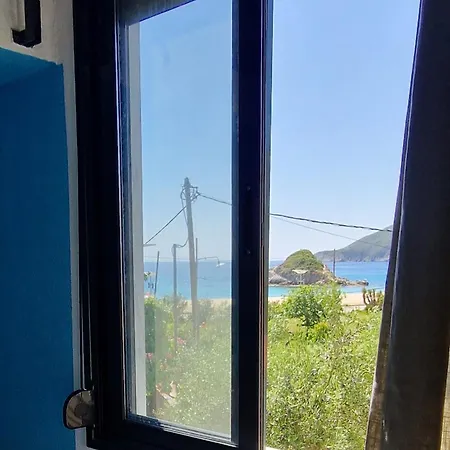 Villa 2 Steps From The Sea Frontbeach