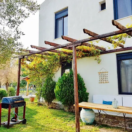 2 Steps From The Sea Frontbeach Villa *